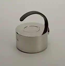 Kettle by Lorenzo Porcelli, 1980[23]