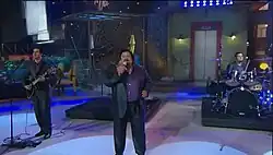 Los Caminantes performing on Televisa in 2017.
