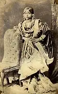 Lucknow Women in Gharara