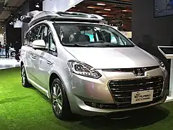 V7 (2016–2021); EcoHyper model shown
