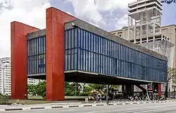 Image 23São Paulo Museum of Art, São Paulo, a 1968 concrete-and-glass structure designed by Lina Bo Bardi, considered a landmark of the city and a major example of modern Brazilian architecture