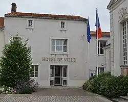 The town hall in Machecoul