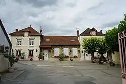 The town hall in Reuil