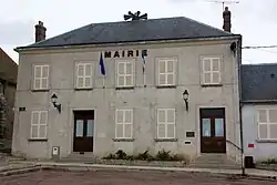 The town hall in Vert-le-Grand