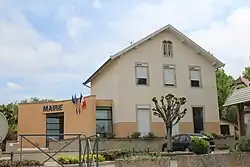 The town hall in Villeneuve-sous-Pymont