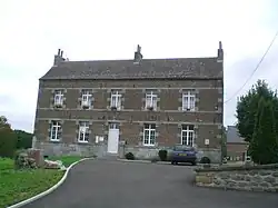 The town hall in Damousies