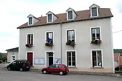 The town hall in Fresnes-sur-Apance