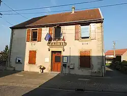 The town hall in Guenviller