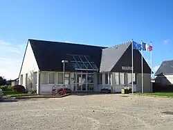 The town hall in Lanarvily