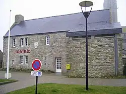 The town hall in Plourin