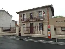 The town hall in Villeneuve-la-Rivière
