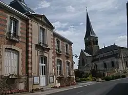 The church and town hall in Juvigny
