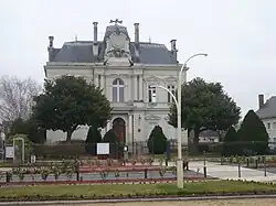 The town hall of La Ménitré
