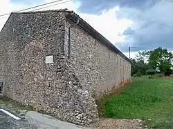Resistance house
