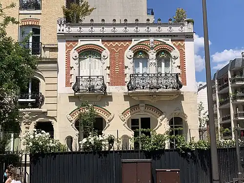Avenue des Minimes no. 58, Vincennes, France, by Victor Francione, 1905[57]