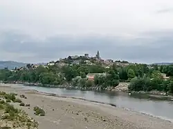 A general view of Mallemort, with the river in the foreground
