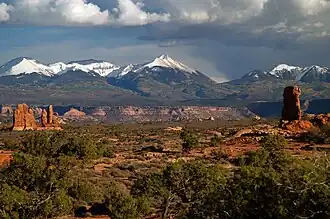 Mt. Tukuhnikivatz centered, from Arches National Park