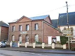 The town hall and school in Marques