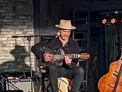 Martin Harley performing at Bromley blues club