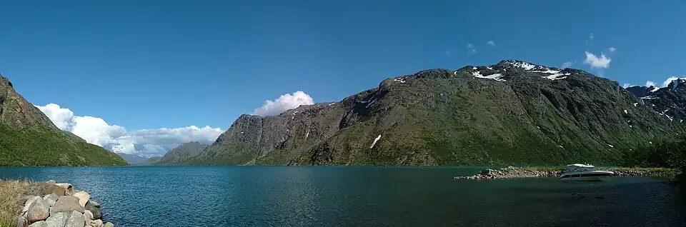 Panoramic view over Gjende lake near Memurubu