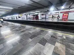 Picture of the Line 6 side platforms.