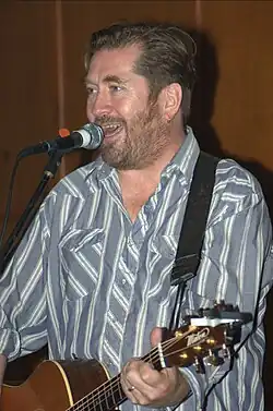 Thomas performing at the Ebberley Arms, Barnstaple (May 2007)