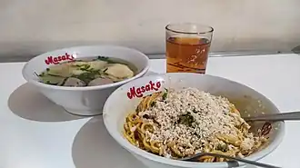Mie yamin topped with ground chicken in Bandung