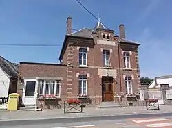 The town hall and school of Monceau-le-Neuf-et-Faucouzy