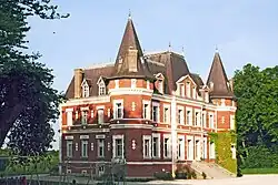 The chateau in Montceaux-lès-Vaudes
