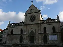 Current view of the façade