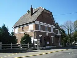 The town hall of Mory