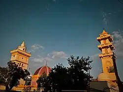 The mosque dome and its minarets, in 2018