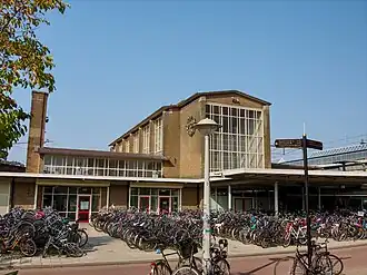 Entrance to the station from street level, from the Oosterspoorplein.