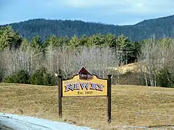 Newry welcome sign