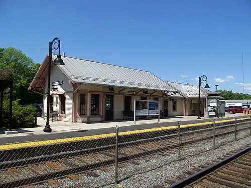 A one-story railway station building