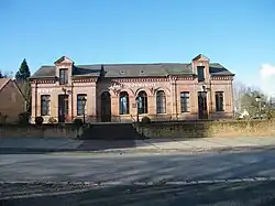 The town hall in Noyelles