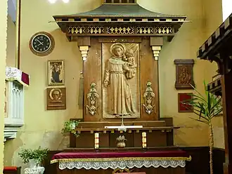 Side altar dedicated to St. Anthony of Padua