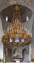 Central chandelier.