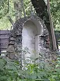 47/47A Obrońców Street: Statue of the Virgin Mary