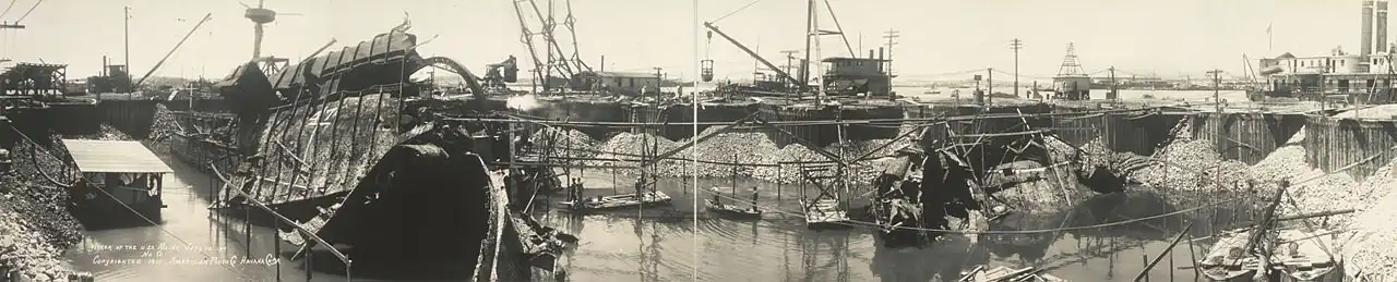 shipwrekc in a cofferdam