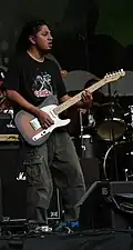 Leonel Rosales – Guitar