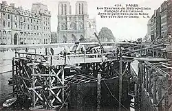 Sinking of a caisson in the narrow (southern) stream of the Seine in 1906