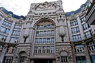 Monumental entrance on rue de Clignancourt, in 2018 before renovation