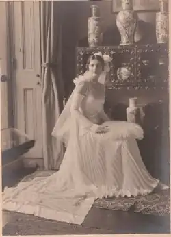 Photo of Cockburn, 26, in a wedding dress during her wedding to Claud Cockburn
