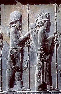 Right: Persian soldier. Left: Median soldier.