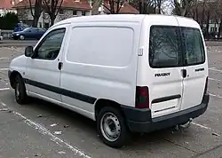 Pre-facelift Peugeot Partner van (Rear)