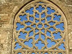 Rayonnant – at the ruins of Languidou Abbey