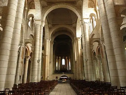 Église Saint-Hilaire-le-Grand in Poitiers (about 1130)