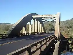 A cement bridge going across the Cavernoso.