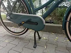 Fully enclosed cloth chain case on a Dutch bike